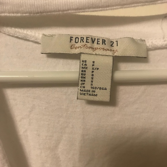 Deep V T-shirt - Picture 2 of 2